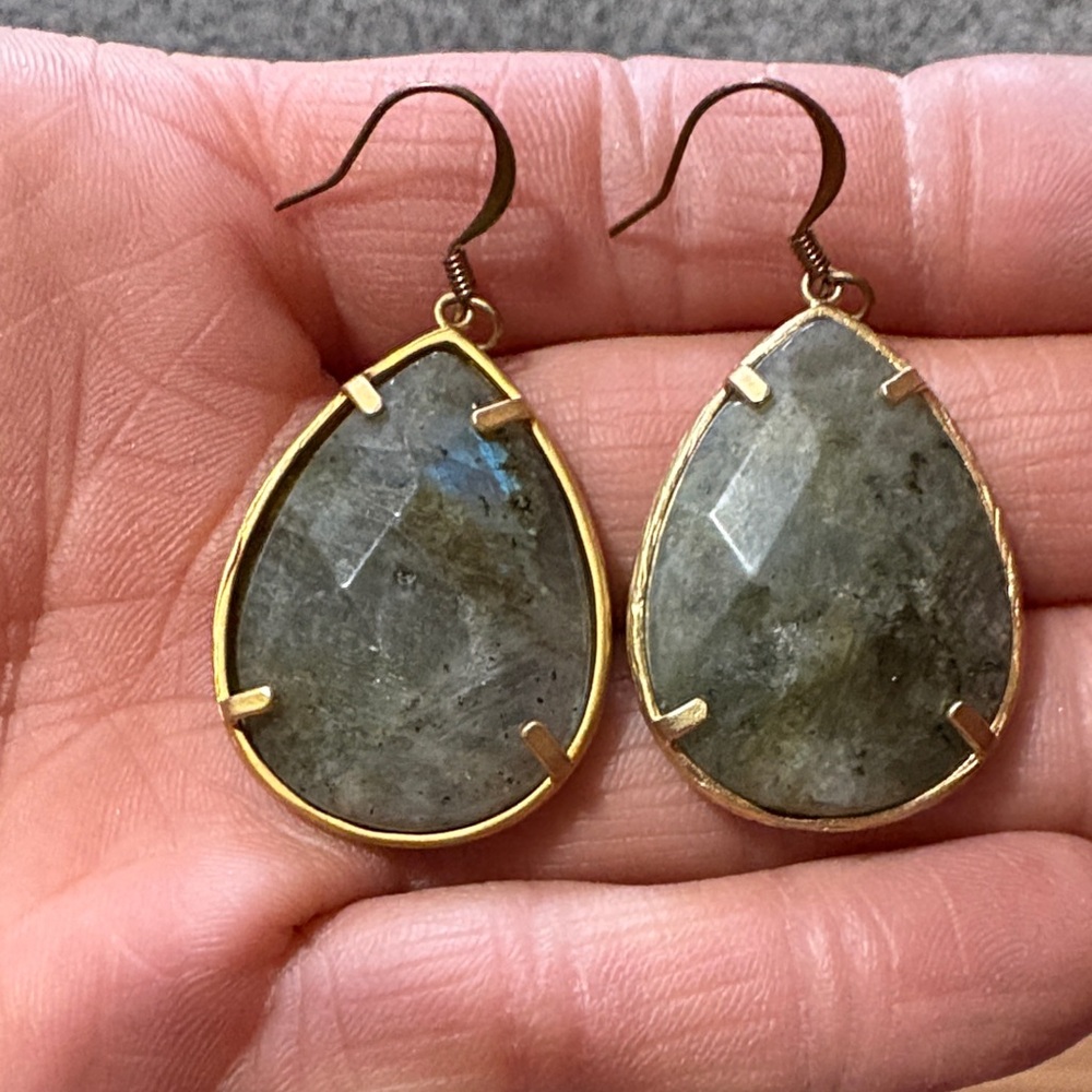 VINTAGE GOLD-PLATED OVER BRASS FACETED LABRADORITE TEARDROP HOOK 1.5" EARRINGS - Picture 5 of 8